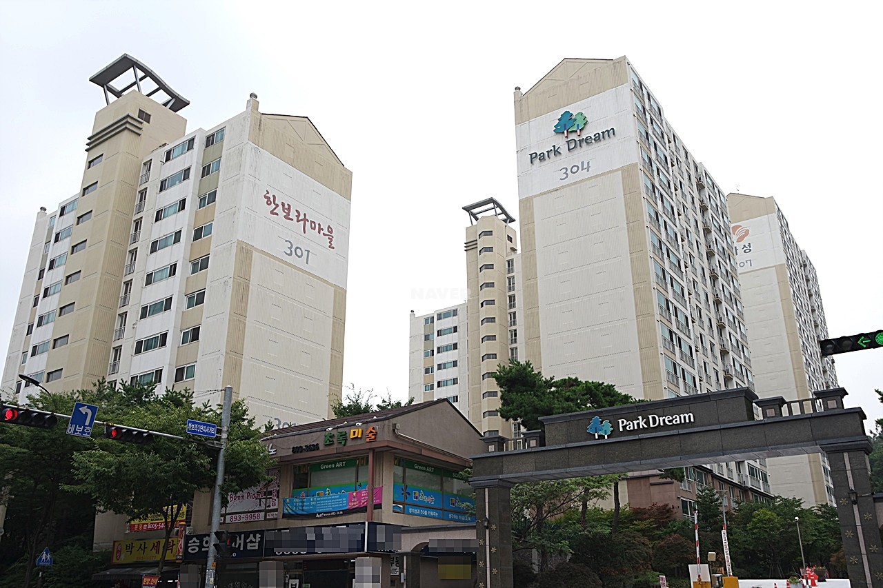 Building entrance with signage