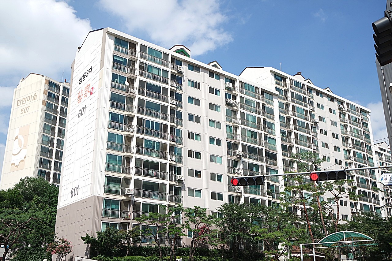 Building entrance with signage
