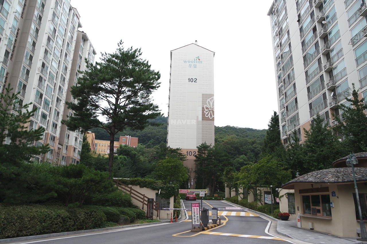 Building entrance with signage