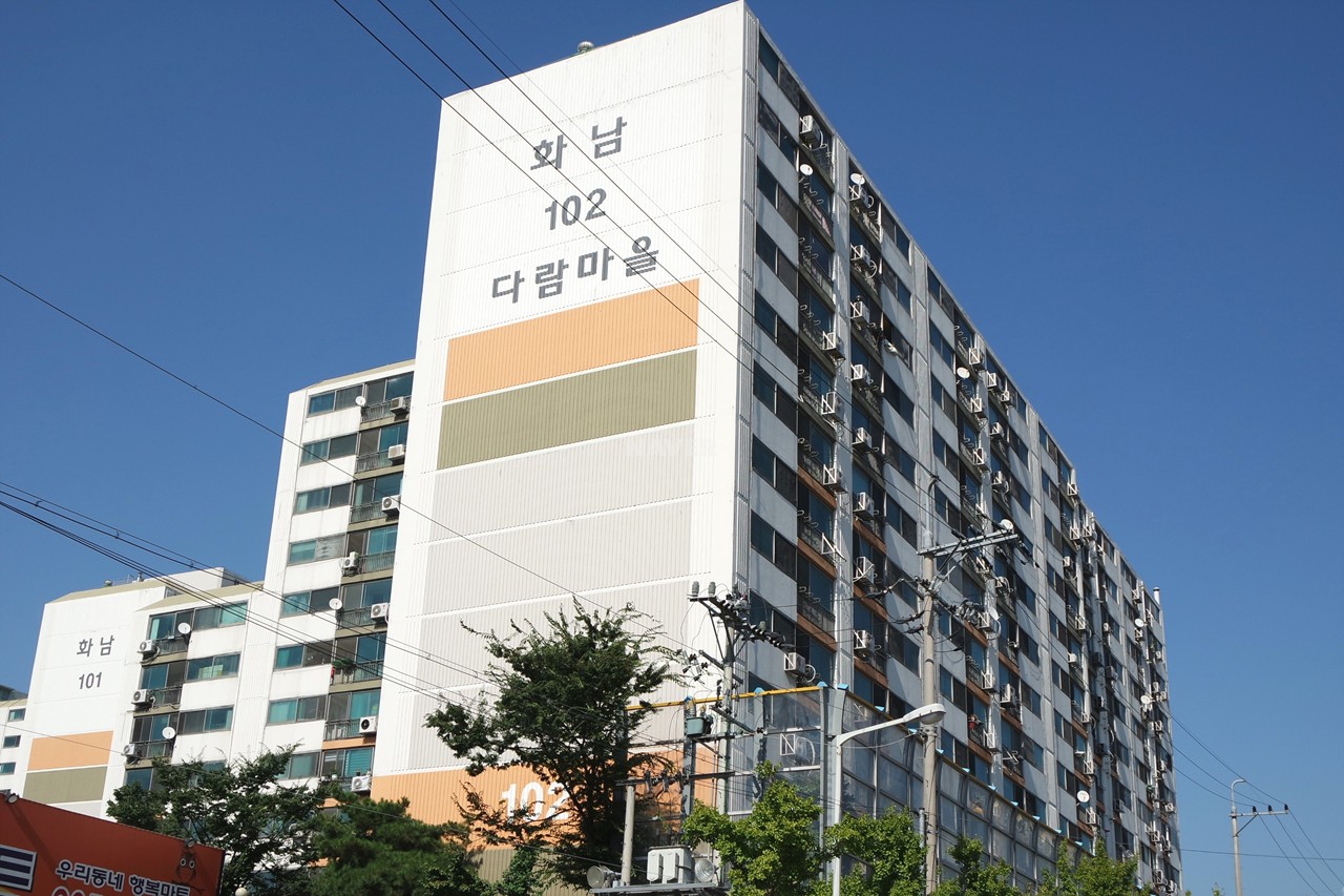 Building entrance with signage