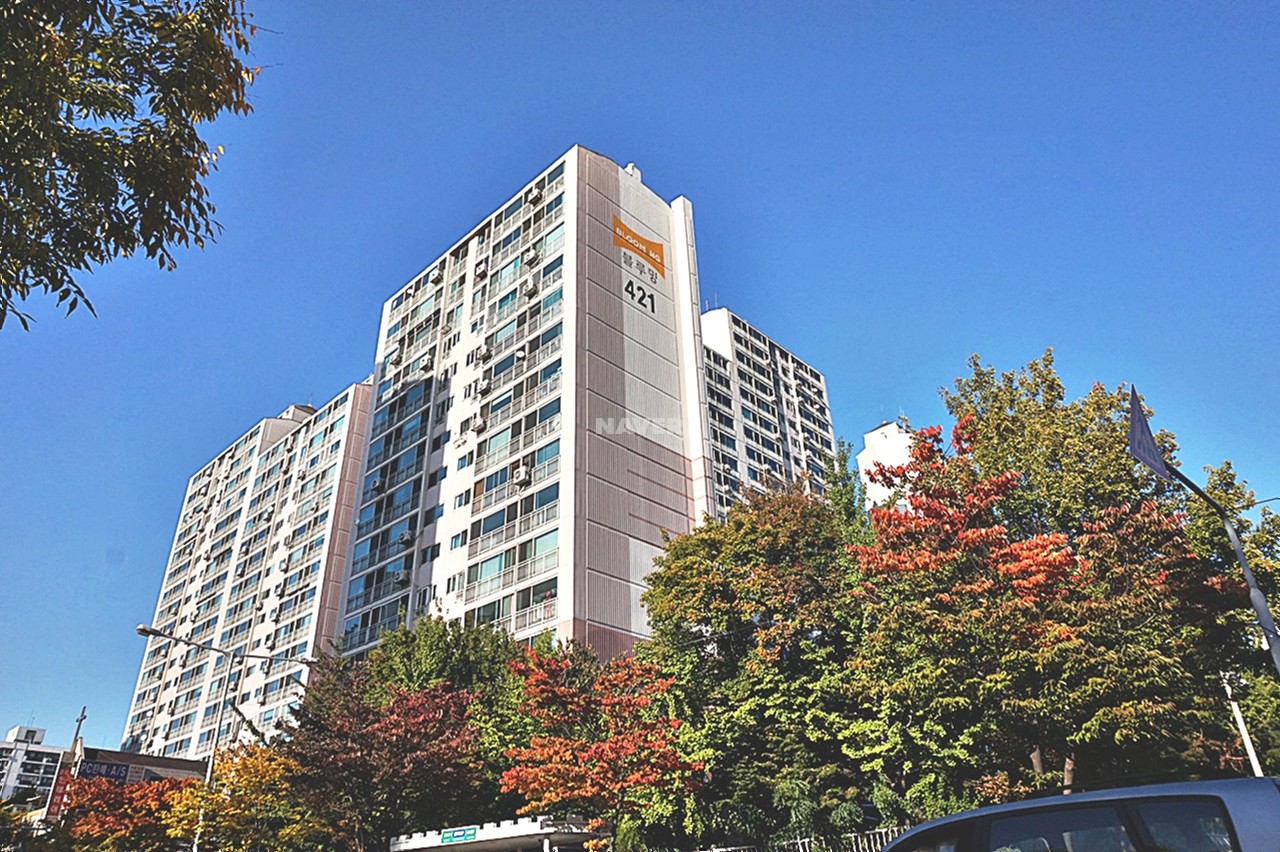 Building entrance with signage