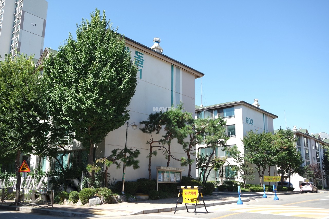 Building entrance with signage