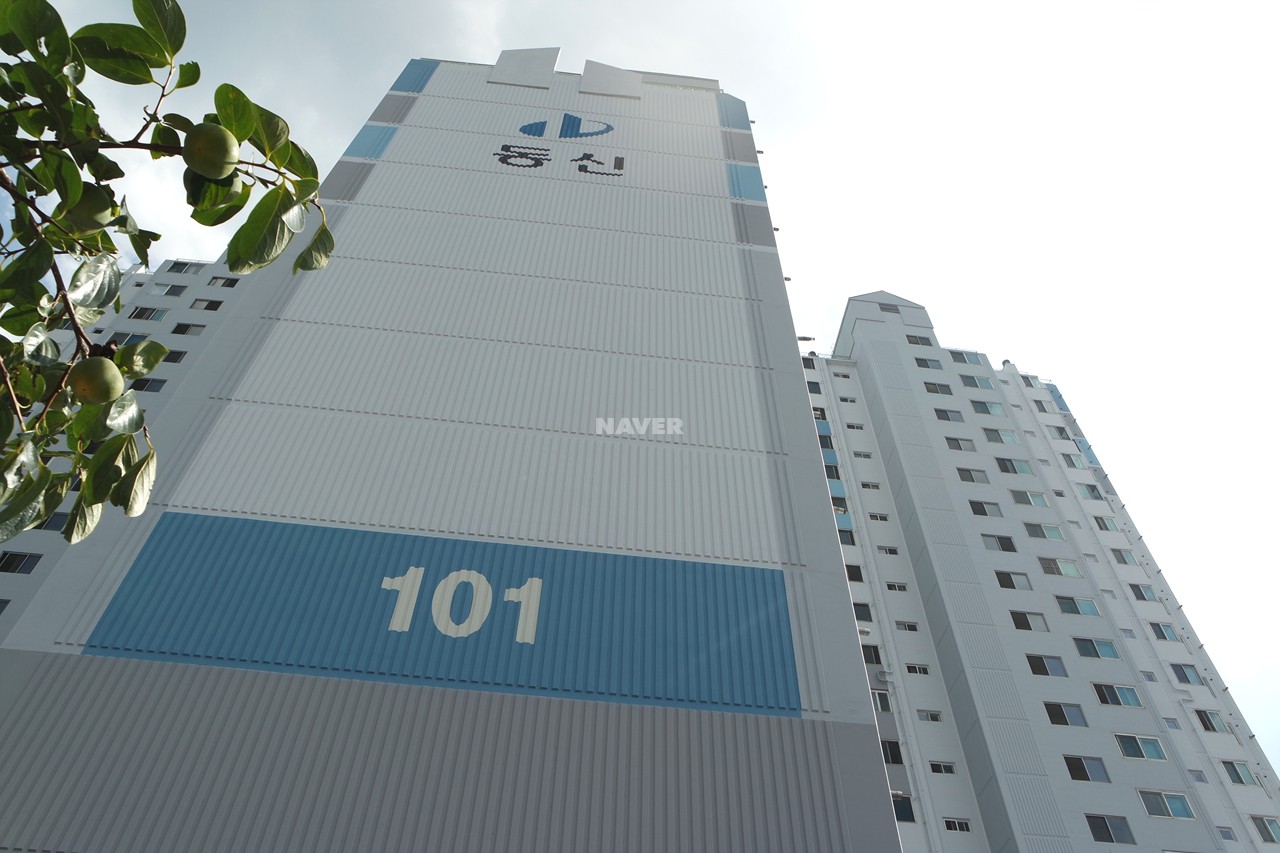 Building entrance with signage