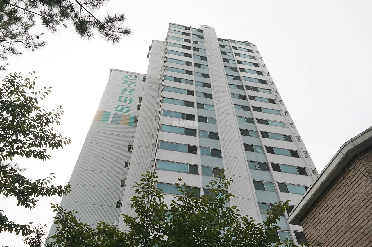 Building entrance with signage