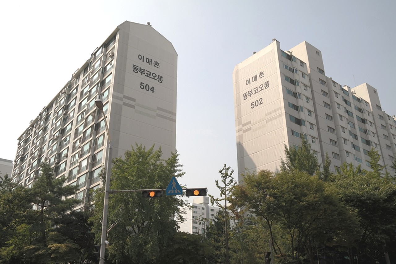 Building entrance with signage