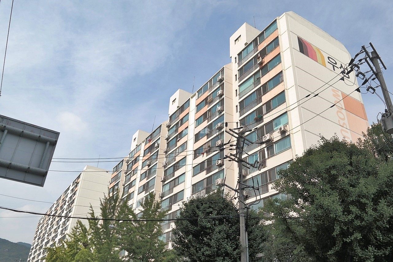 Building entrance with signage