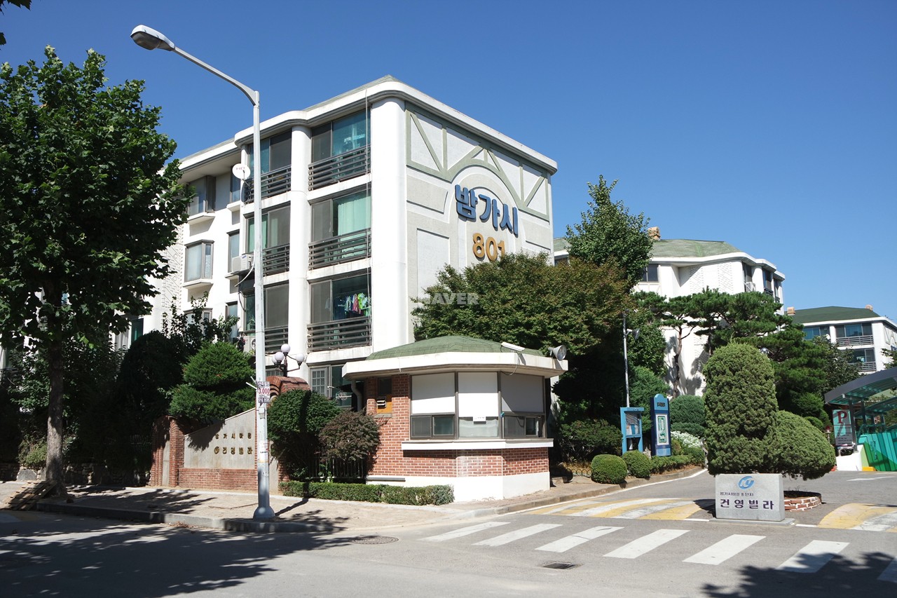 Building entrance with signage