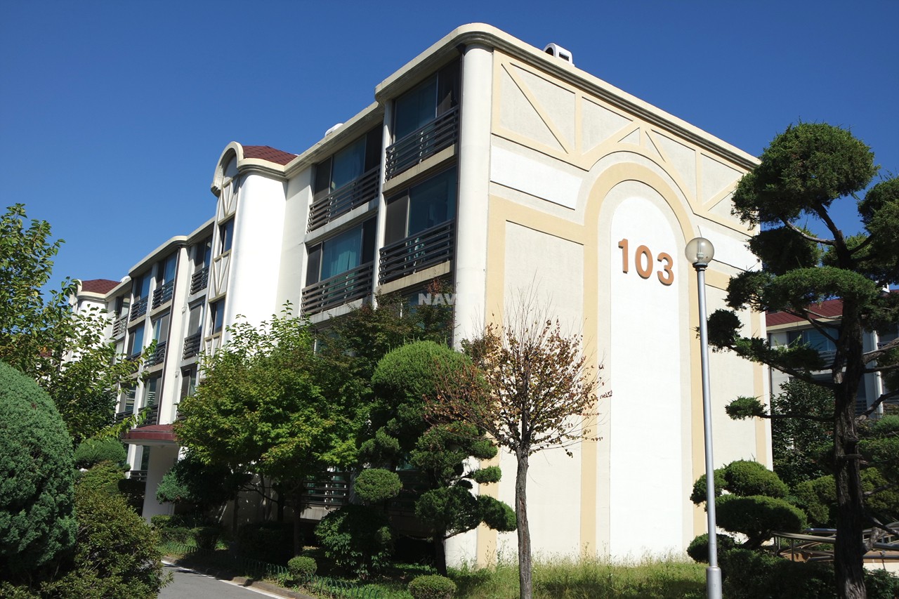 Building entrance with signage