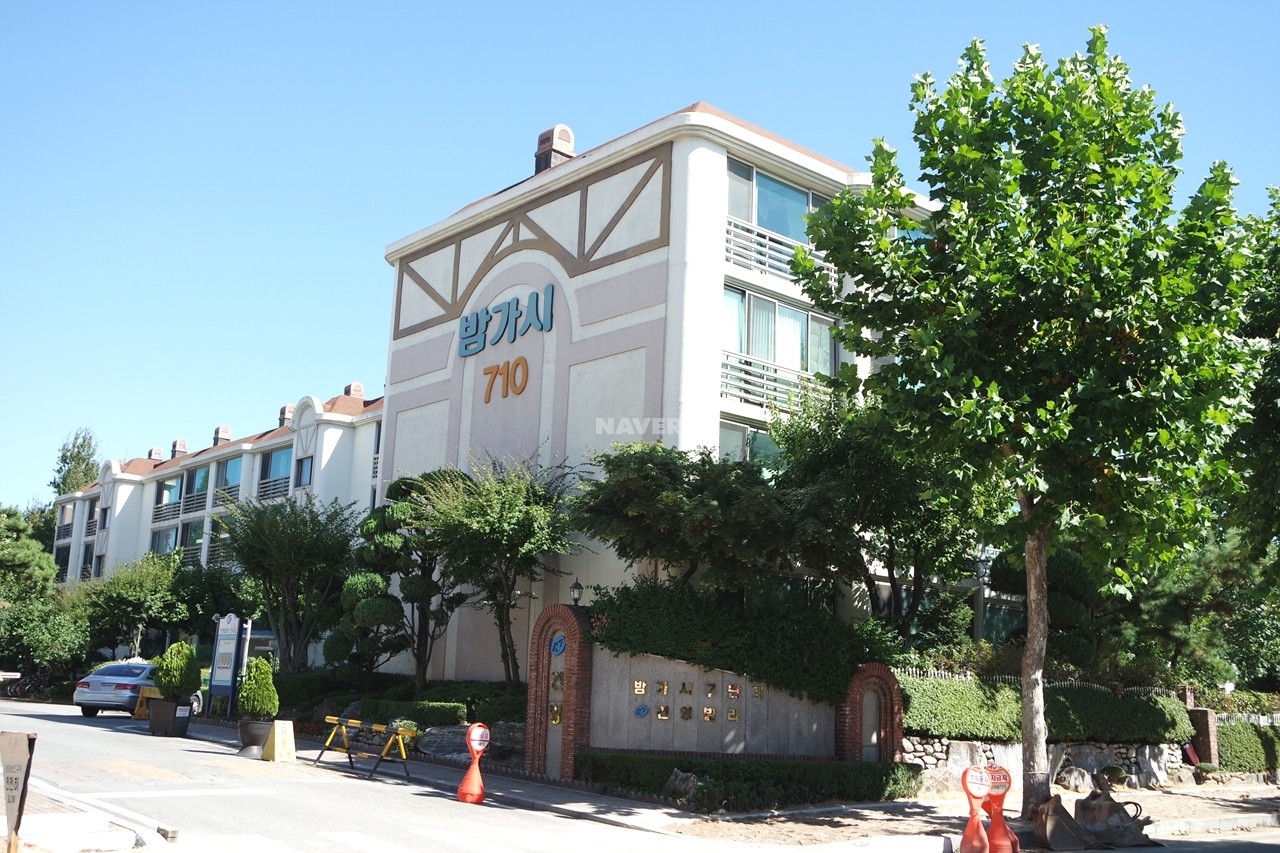 Building entrance with signage