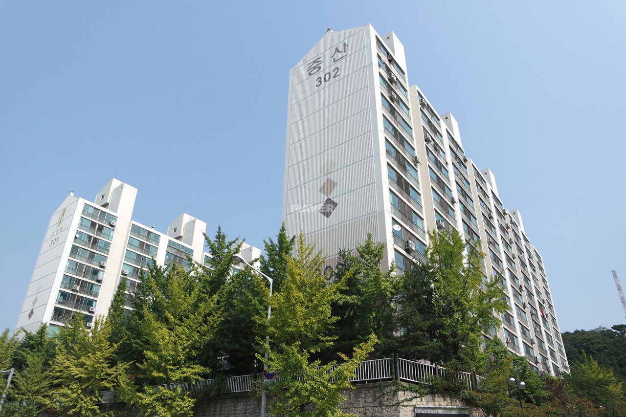 Building entrance with signage