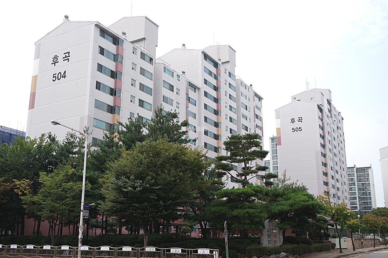 Building entrance with signage