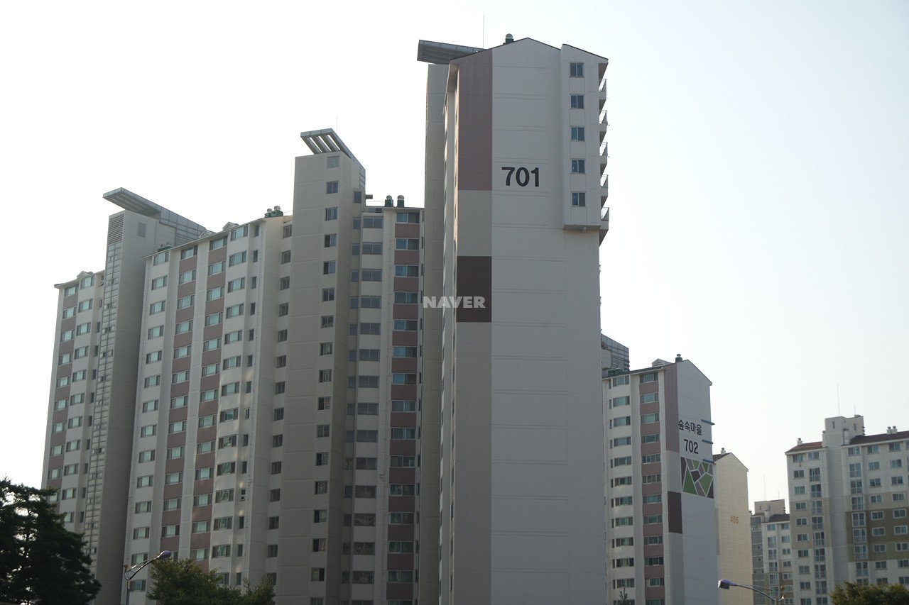 Building entrance with signage