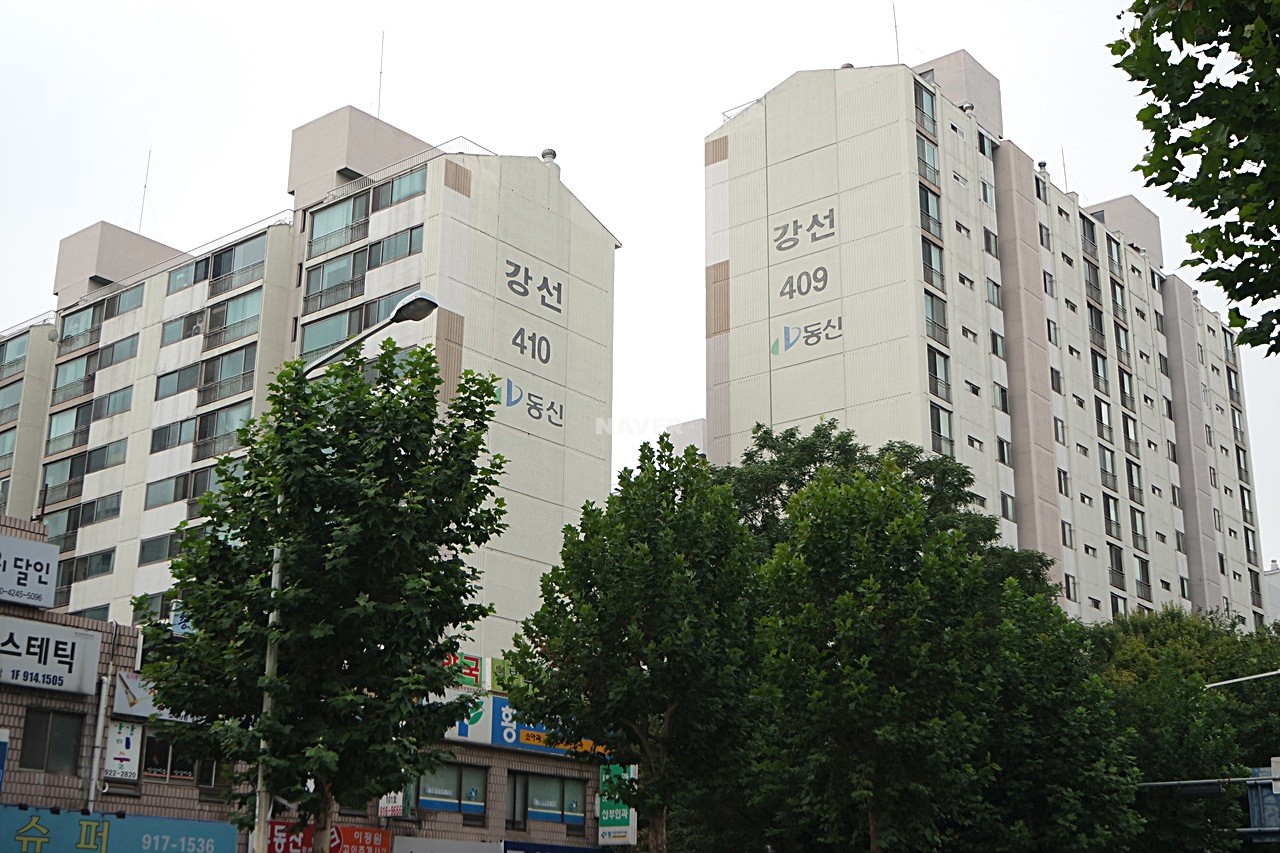 Building entrance with signage