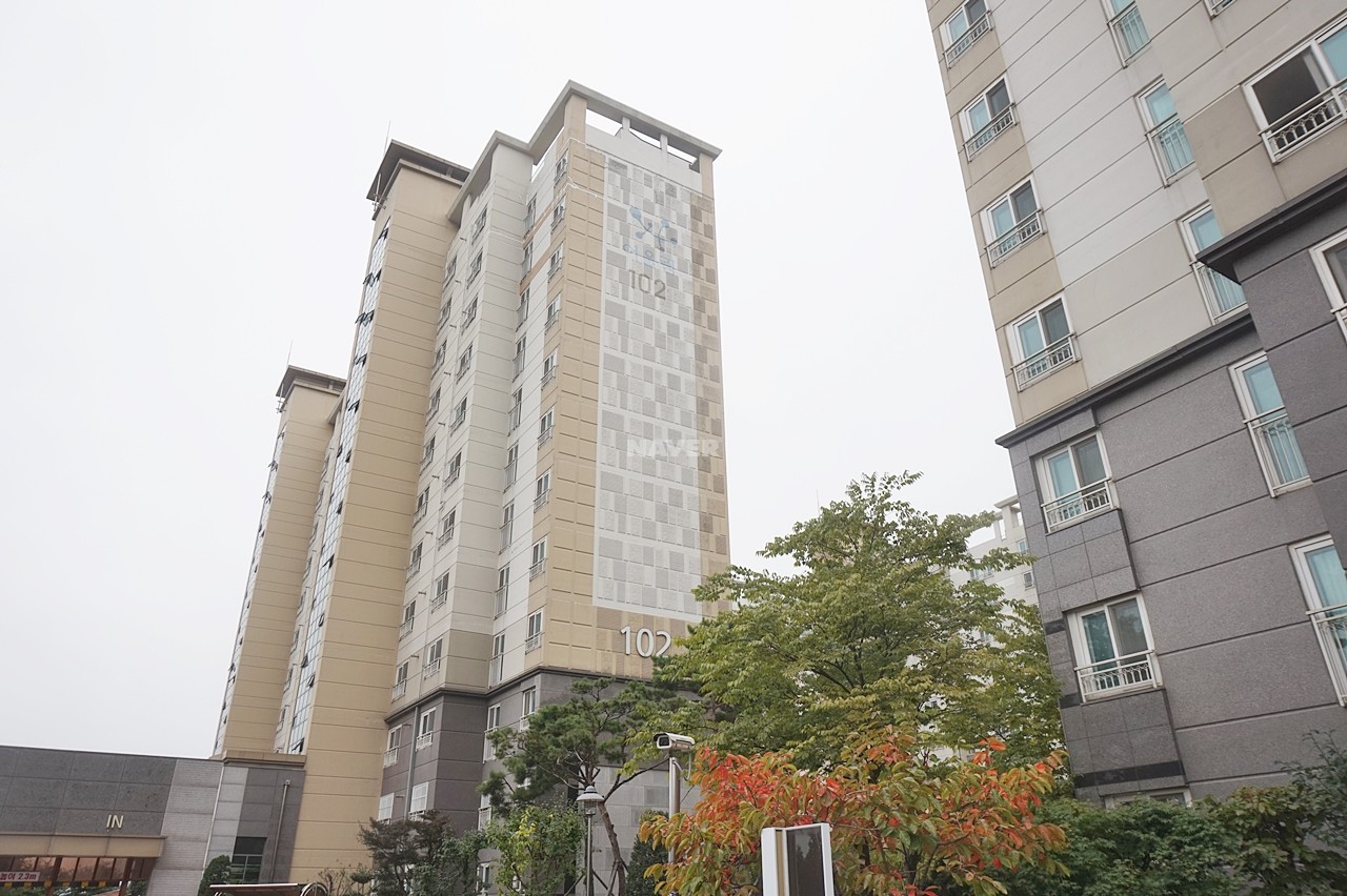 Building entrance with signage