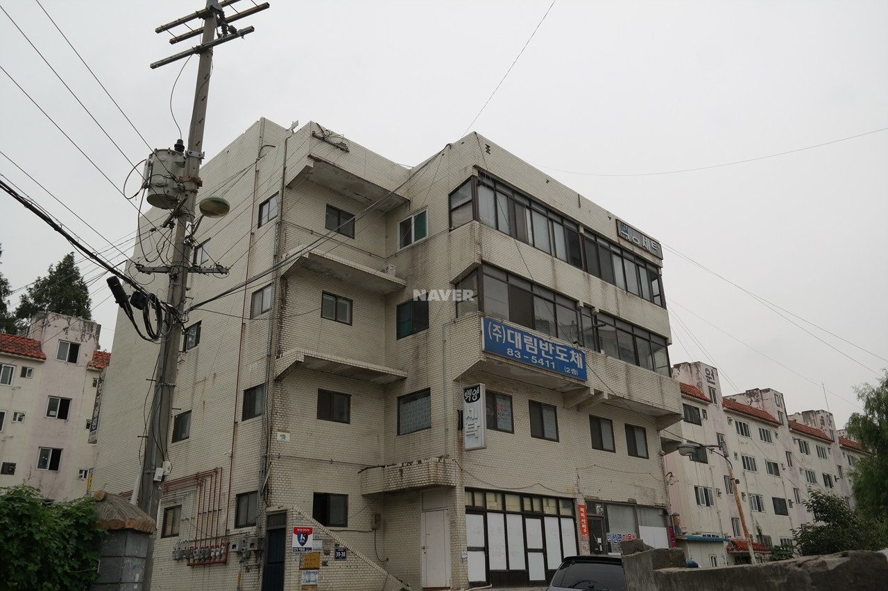 Building entrance with signage
