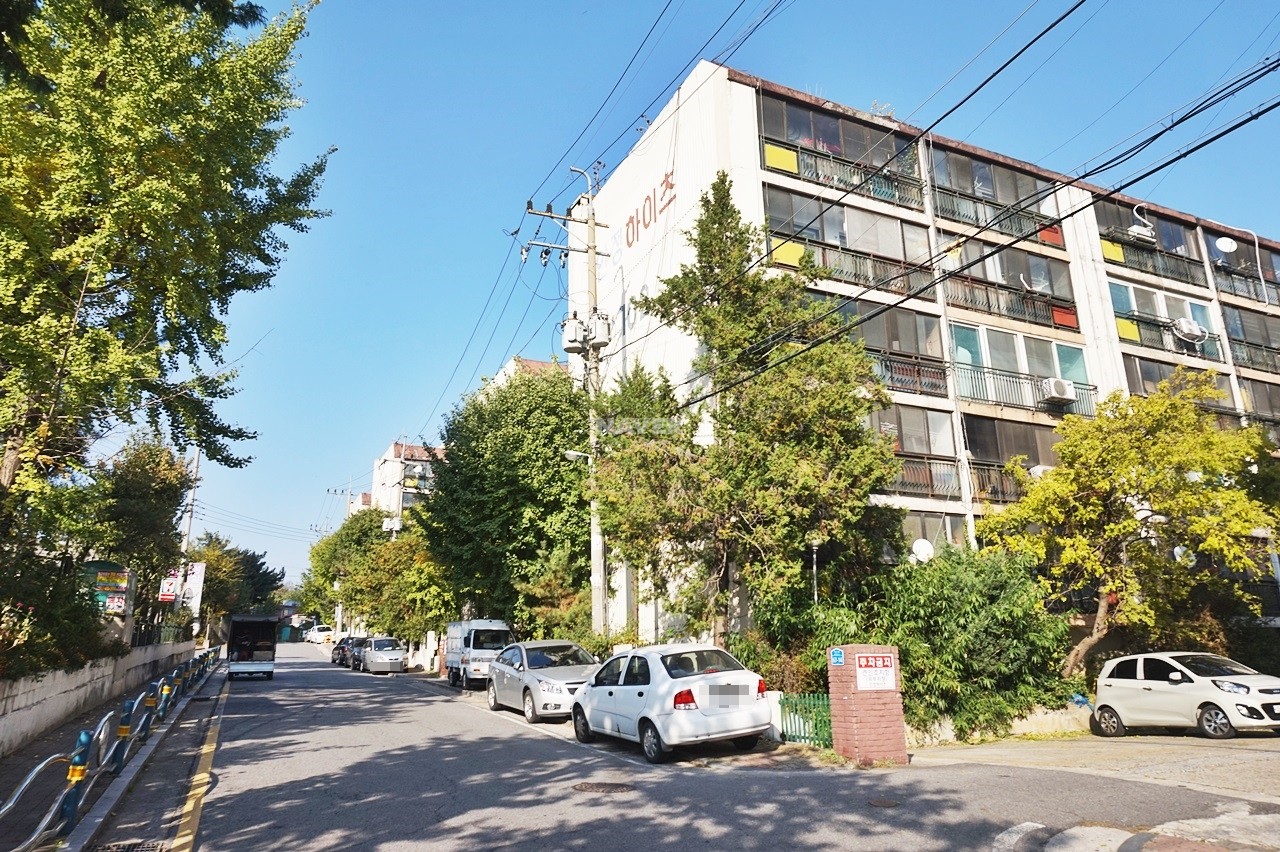 Building entrance with signage