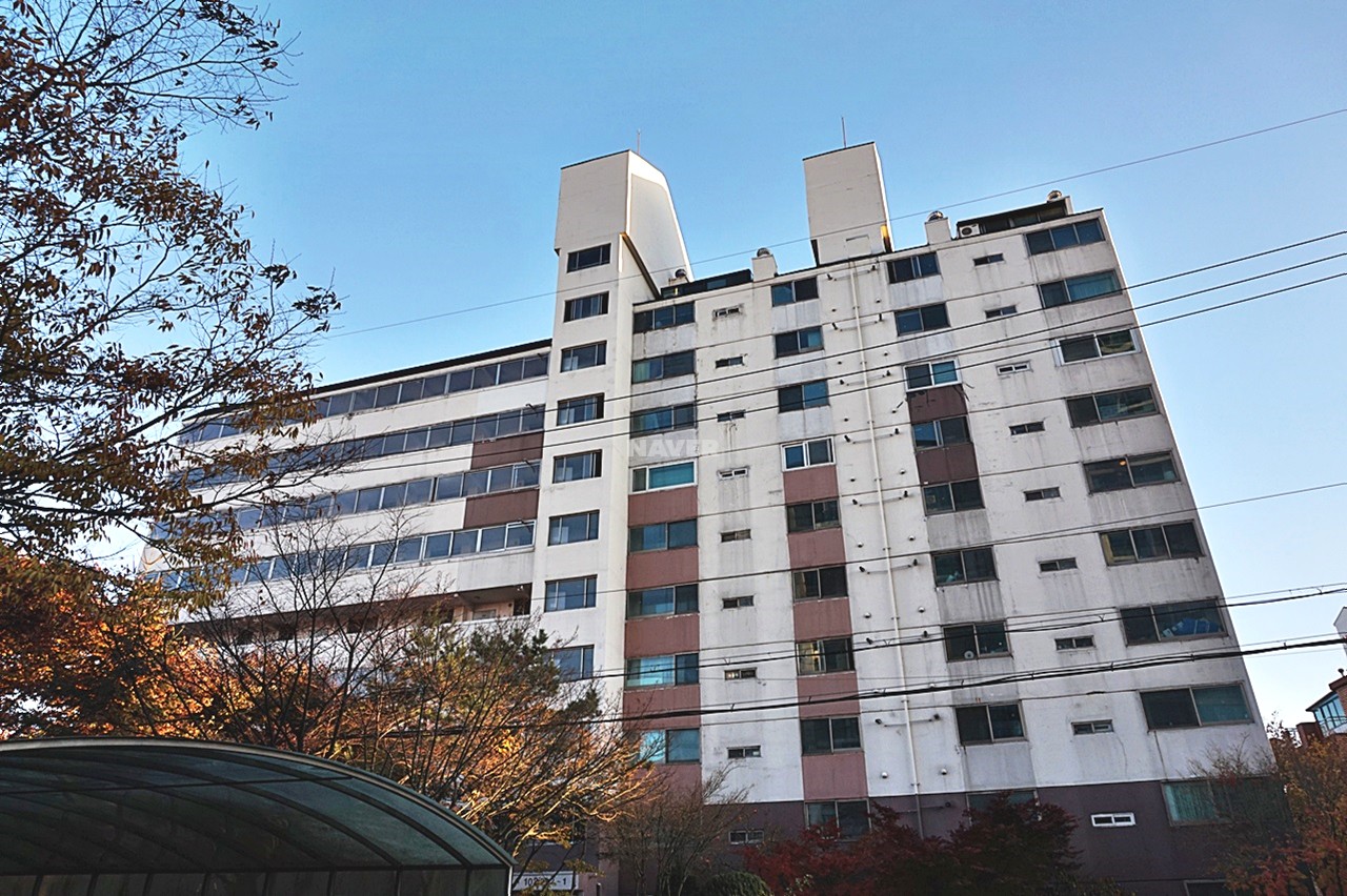 Building entrance with signage