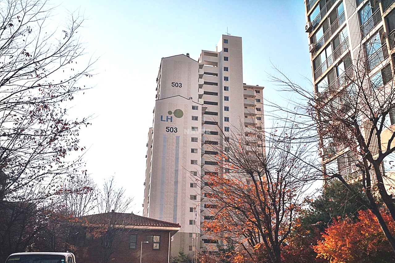 Building entrance with signage