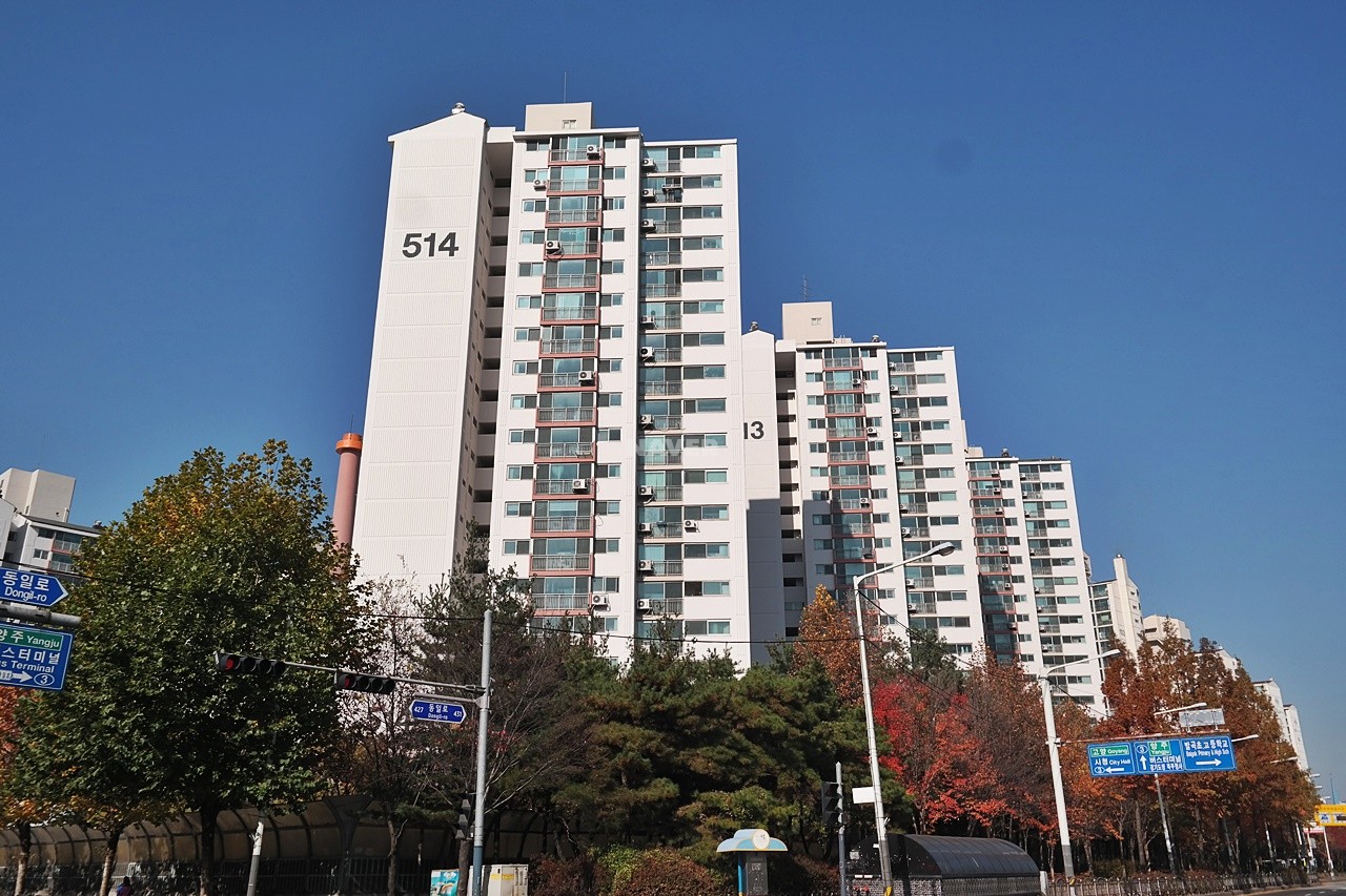 Building entrance with signage