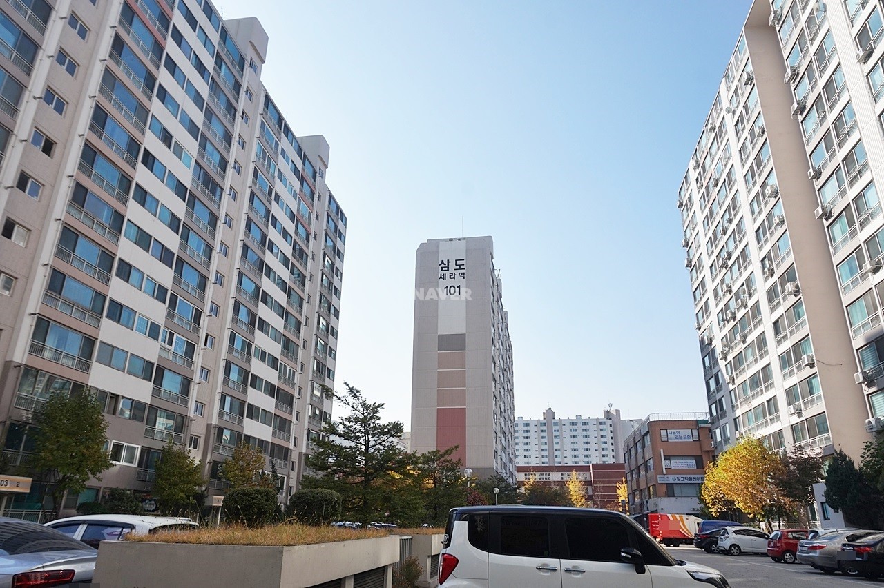 Building entrance with signage