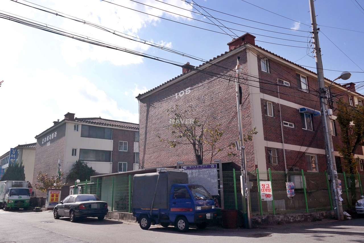 Building entrance with signage