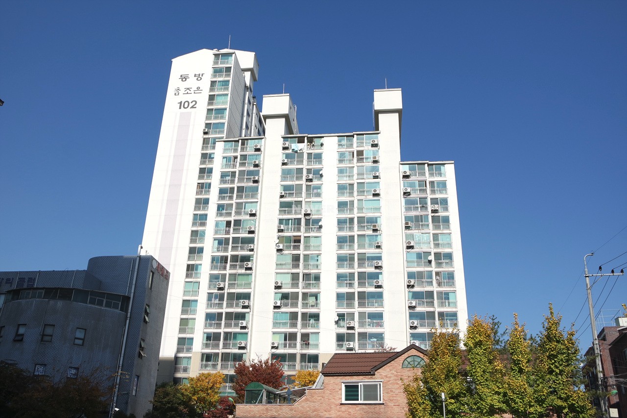 Building entrance with signage