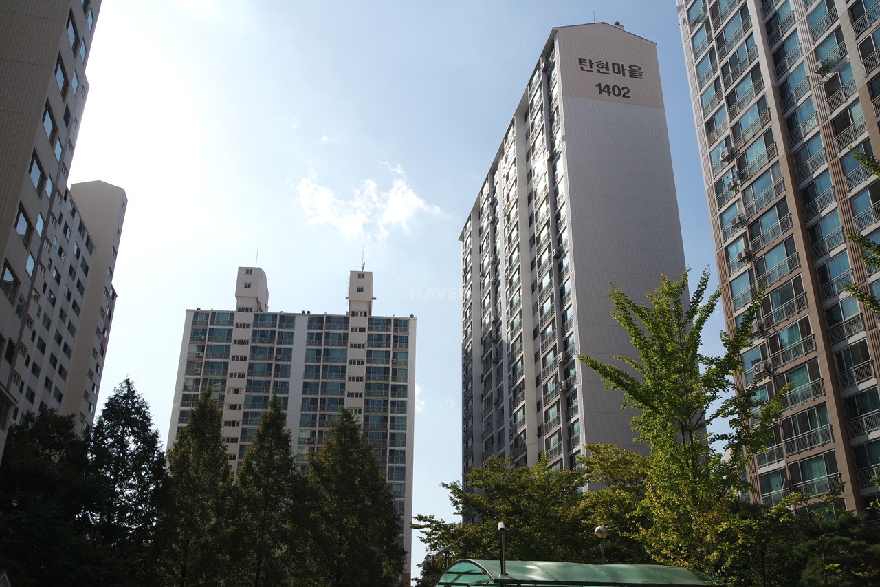Building entrance with signage