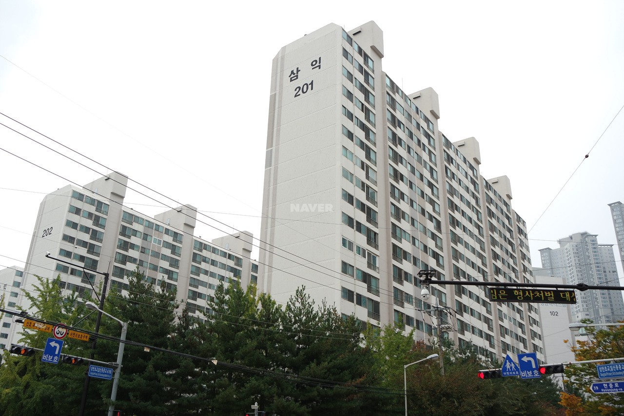 Building entrance with signage