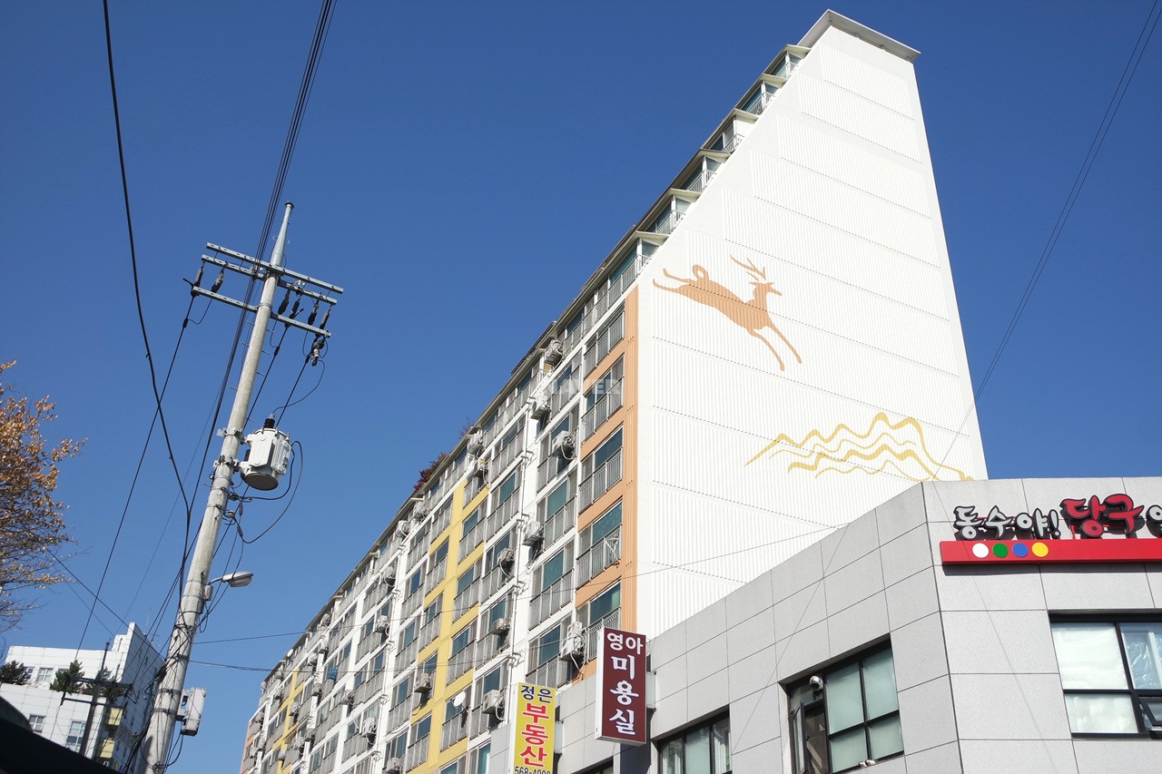 Building entrance with signage