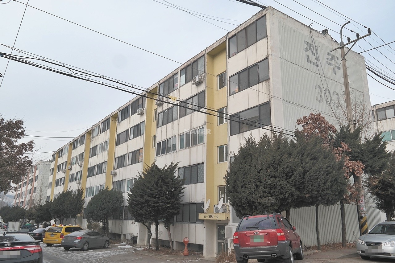 Building entrance with signage