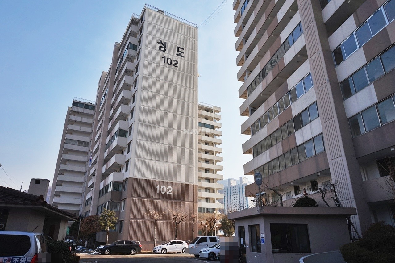 Building entrance with signage