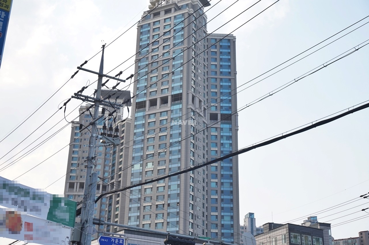 Building entrance with signage