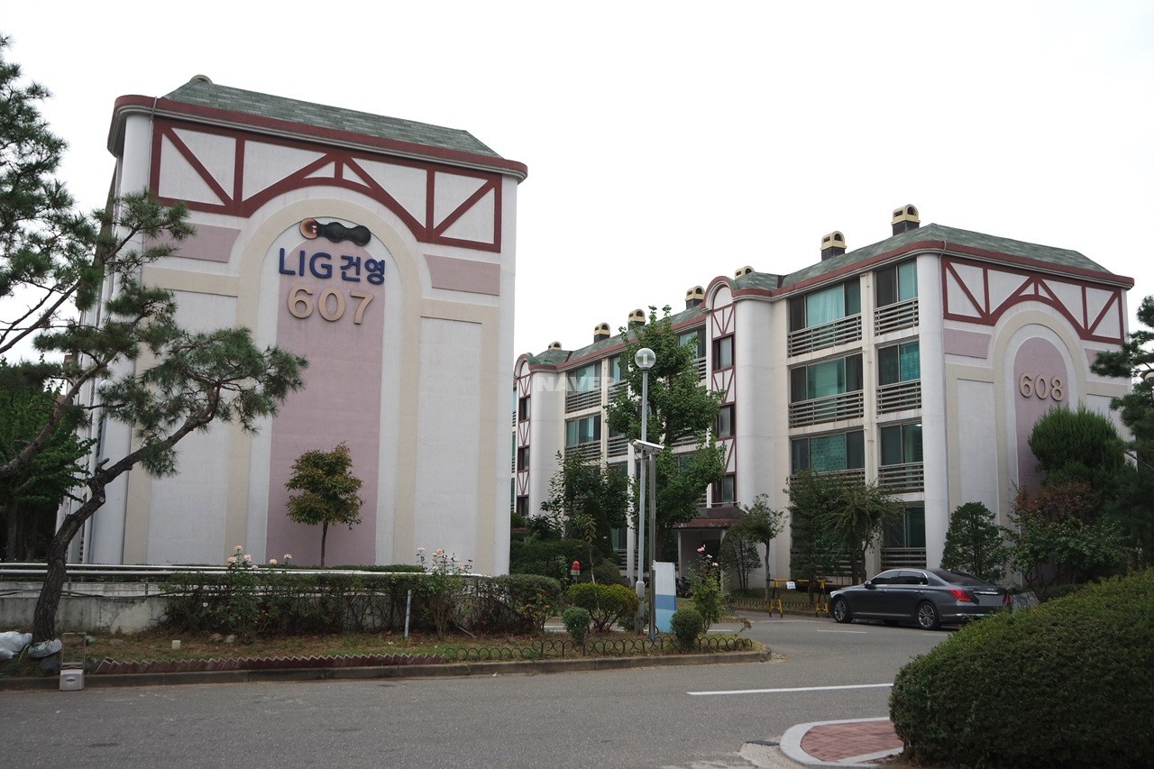 Building entrance with signage