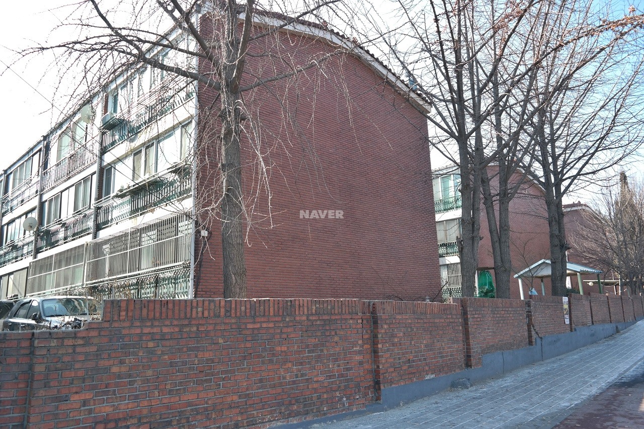 Building entrance with signage