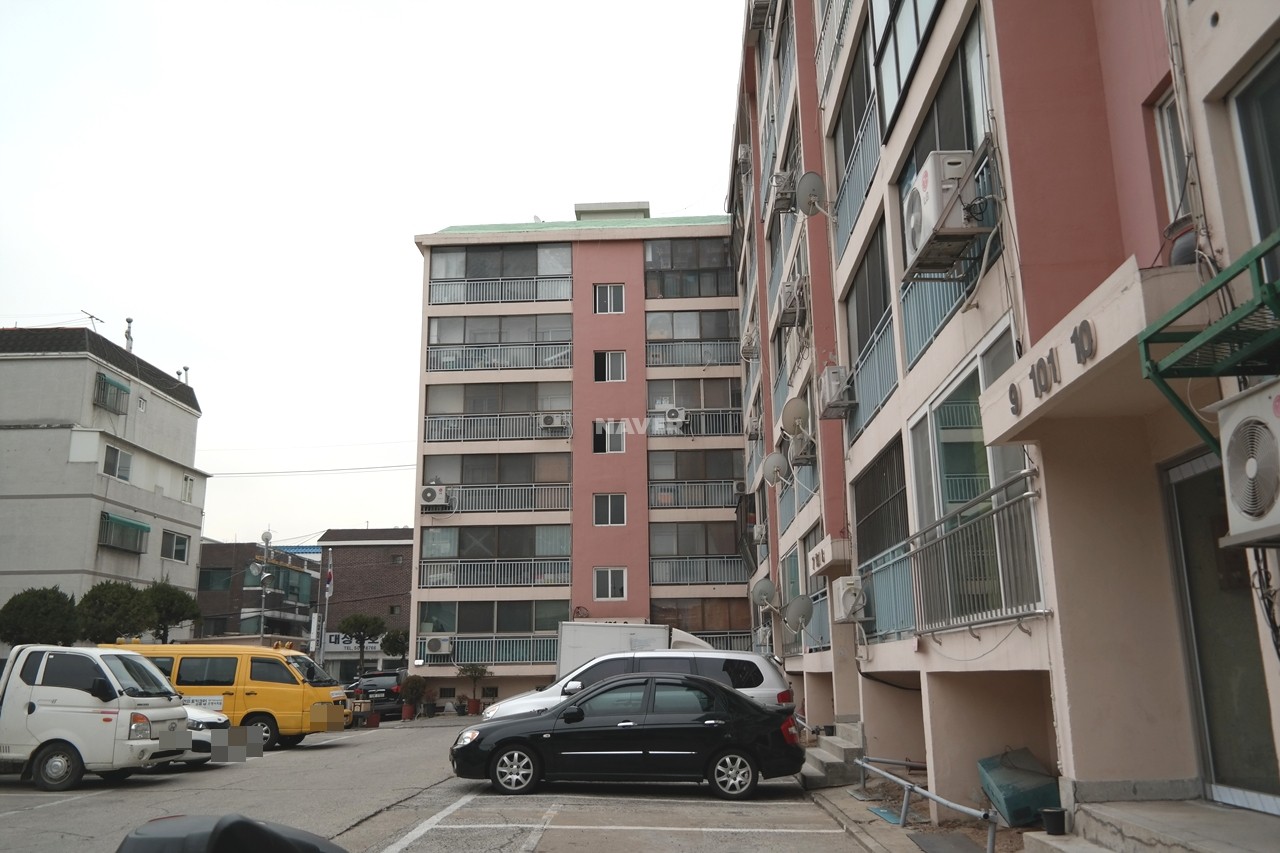 Building entrance with signage
