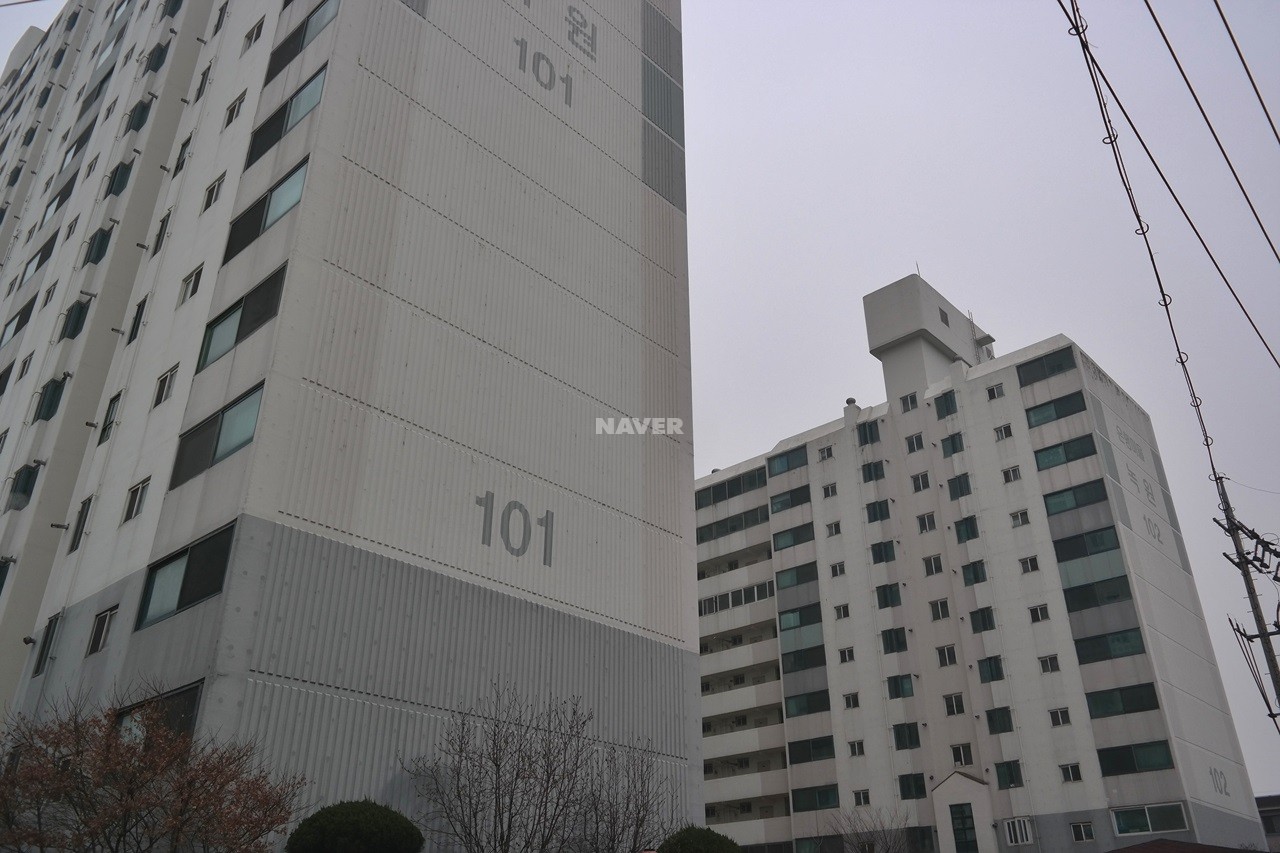 Building entrance with signage