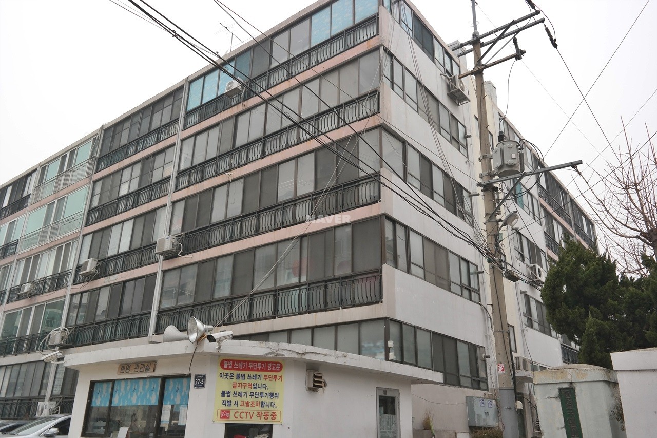 Building entrance with signage