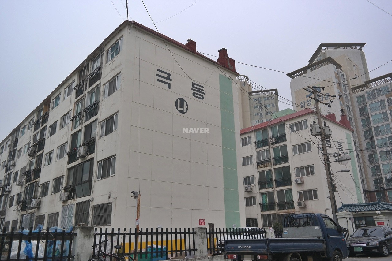 Building entrance with signage