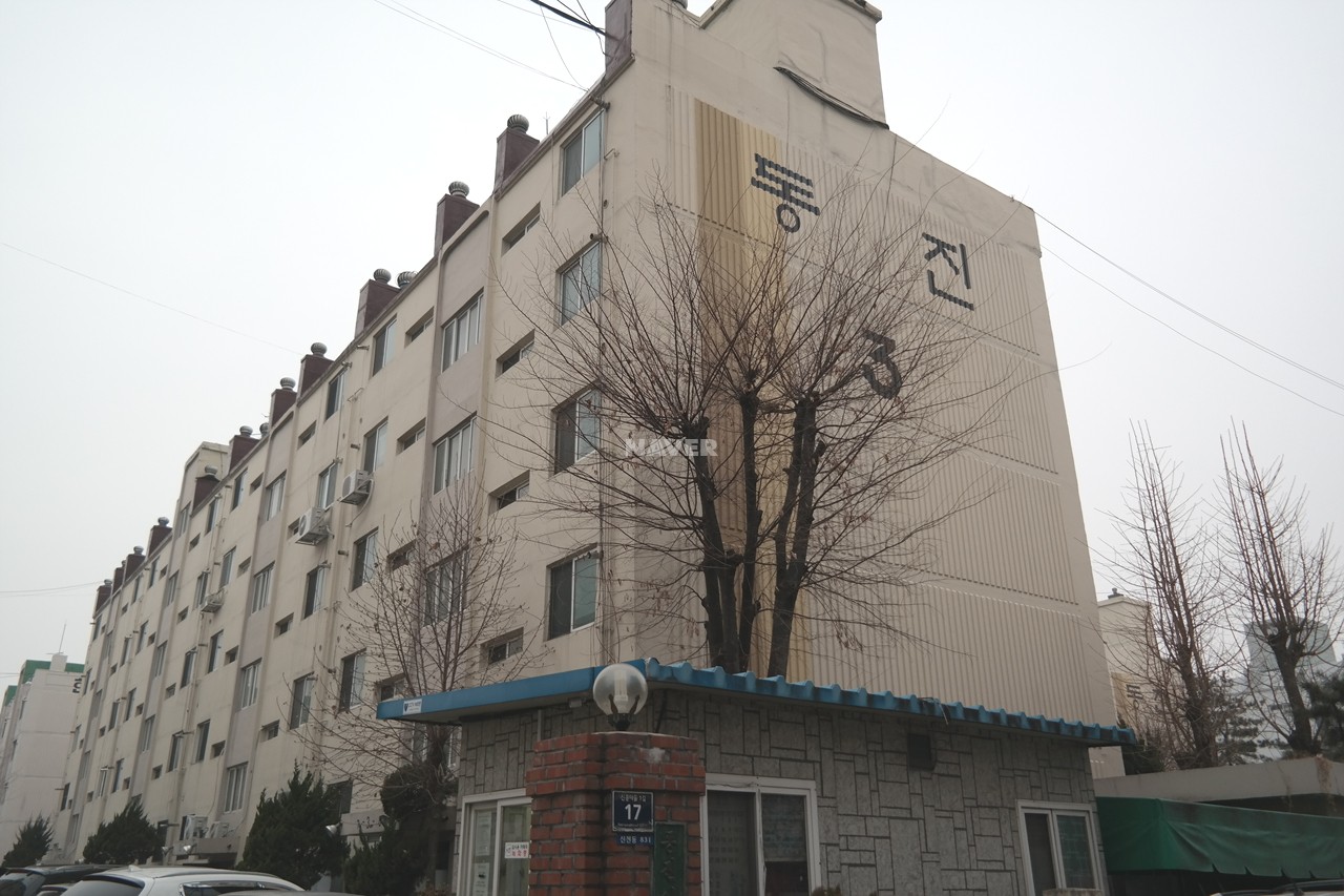 Building entrance with signage