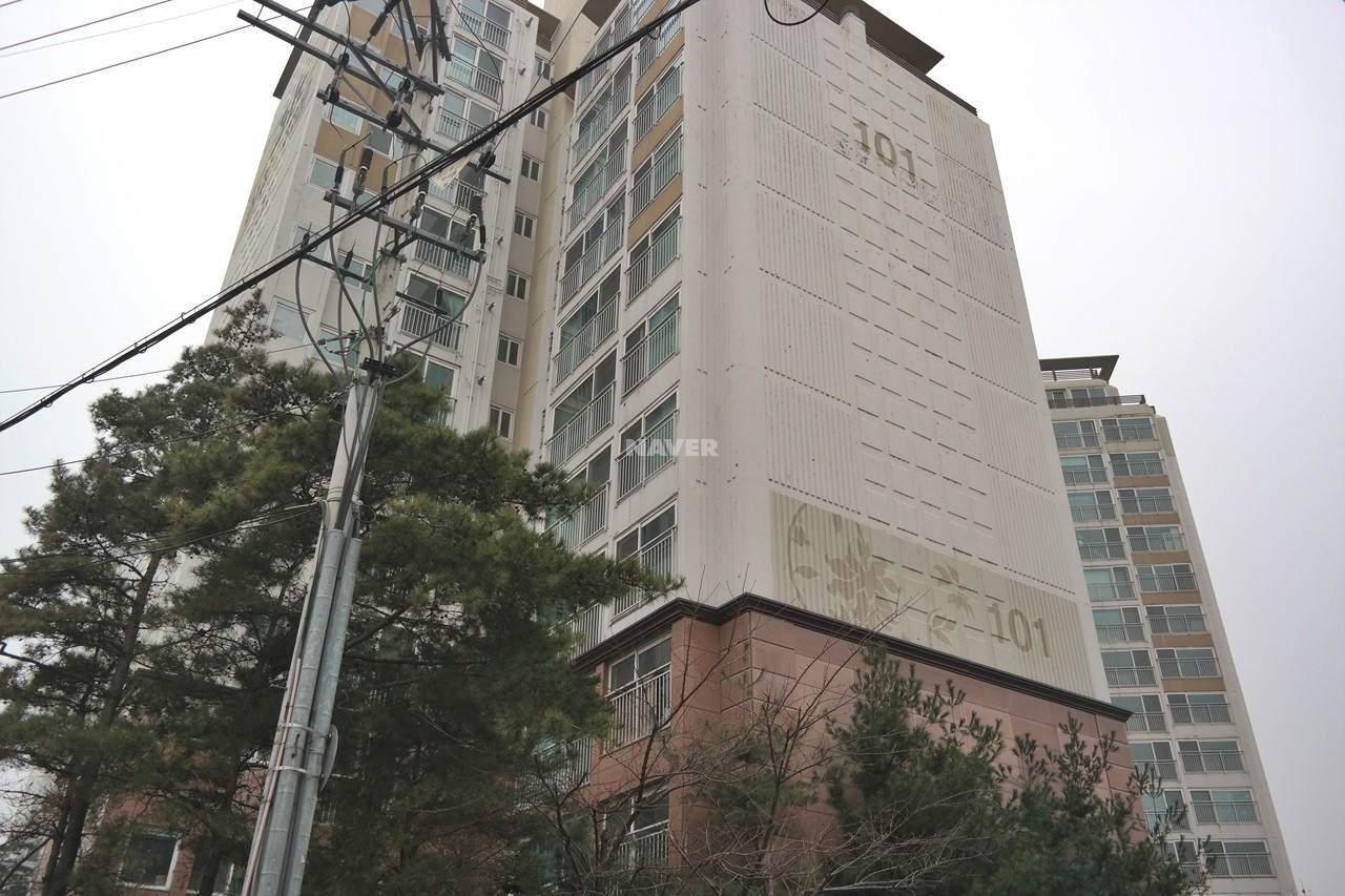 Building entrance with signage