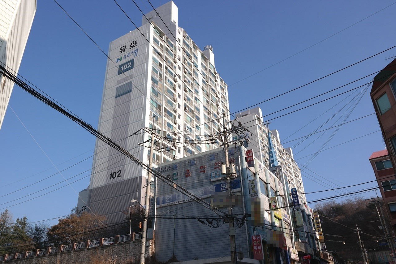 Building entrance with signage