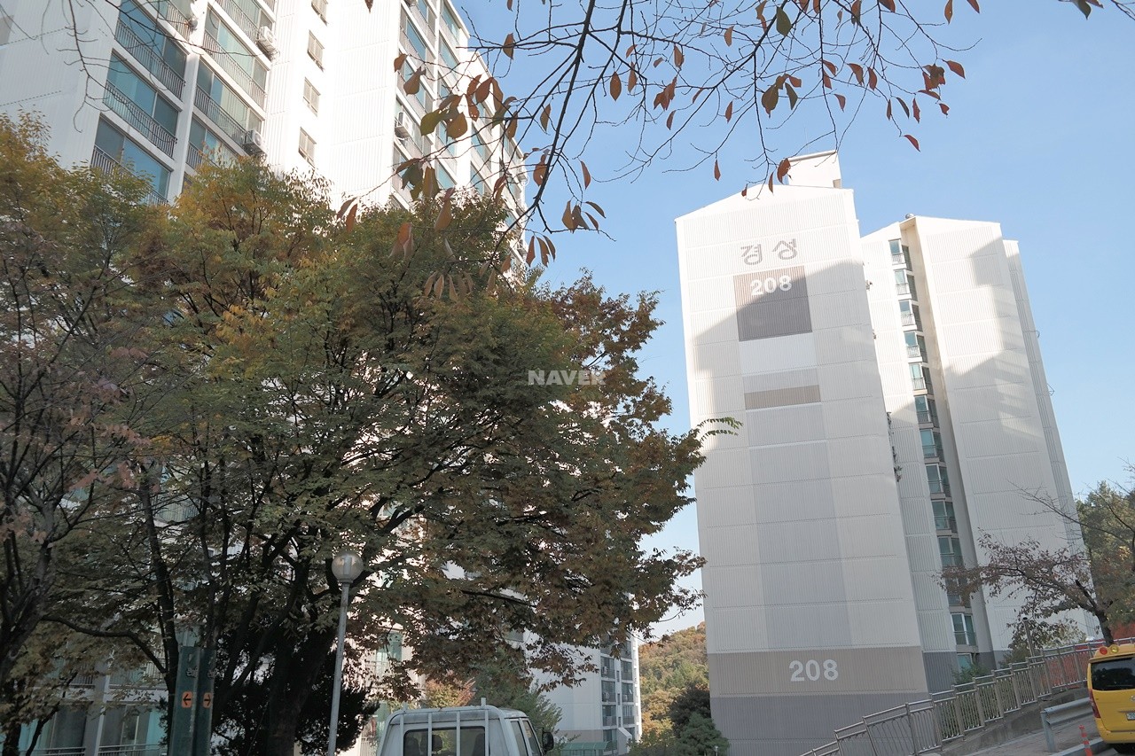 Building entrance with signage