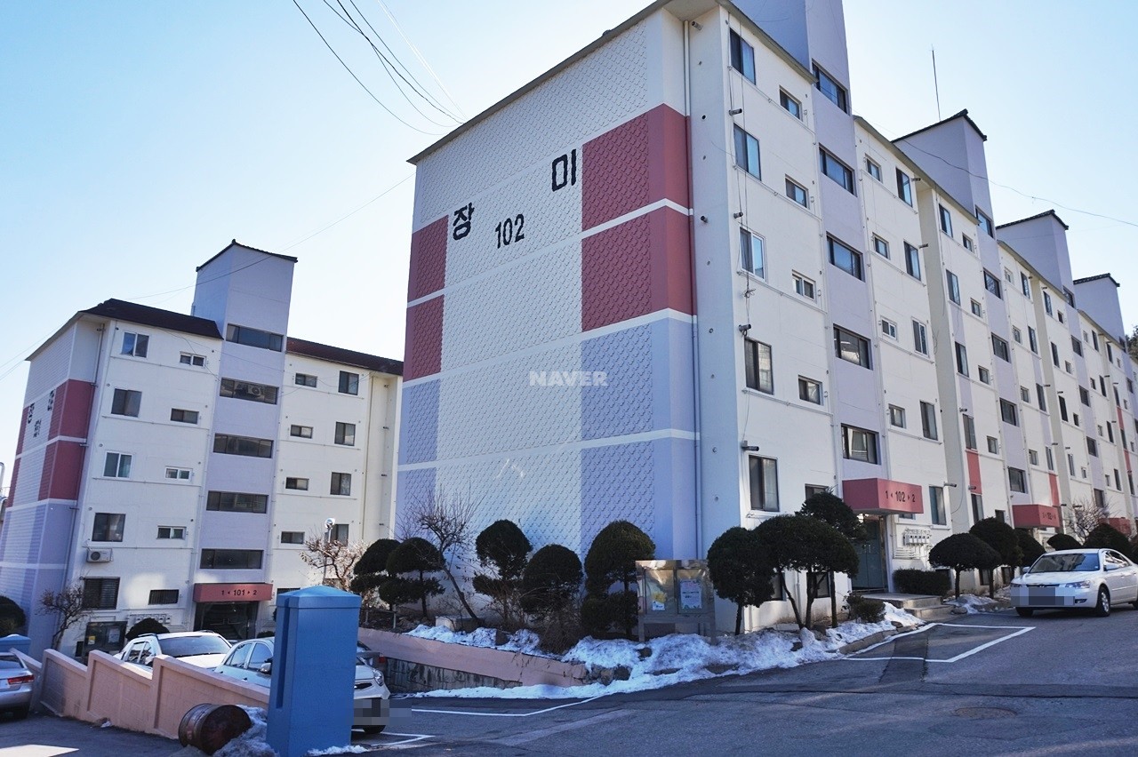 Building entrance with signage