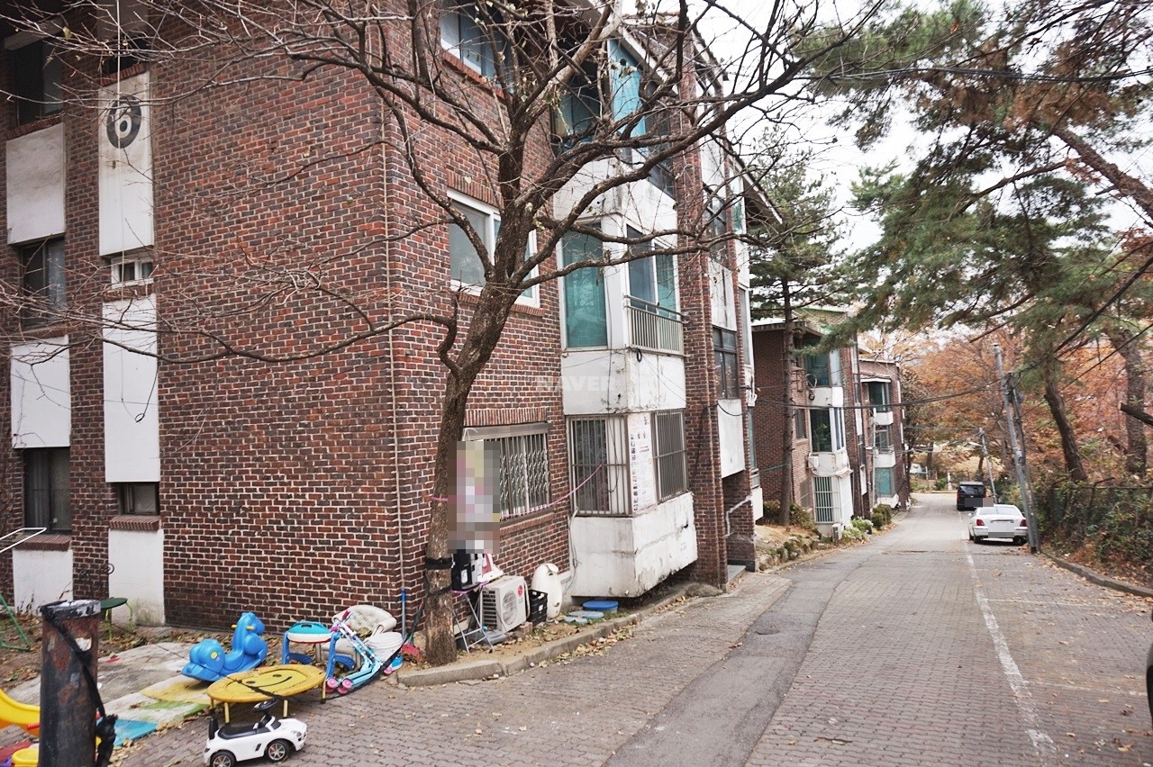 Building entrance with signage