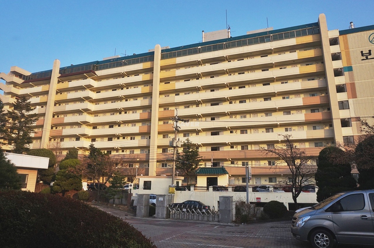 Building entrance with signage