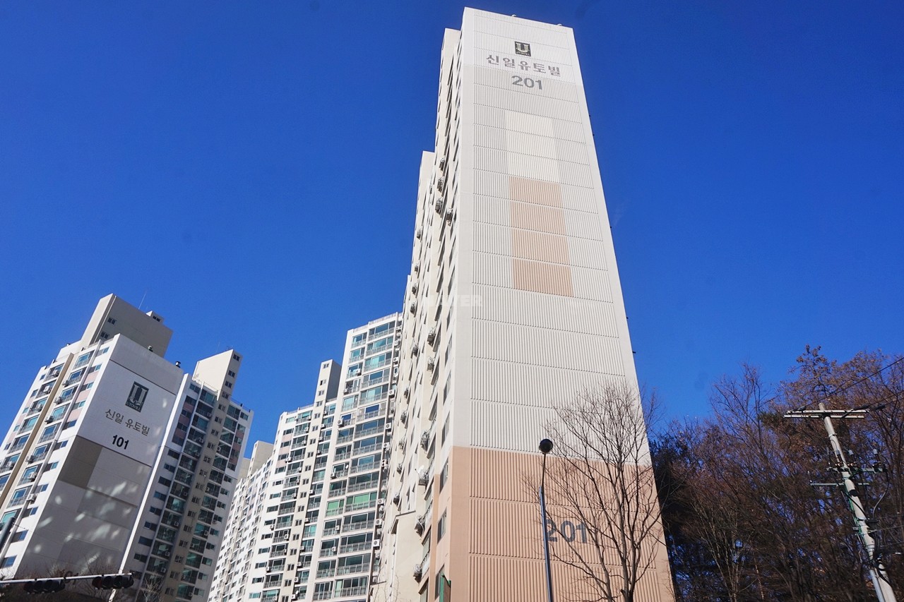 Building entrance with signage