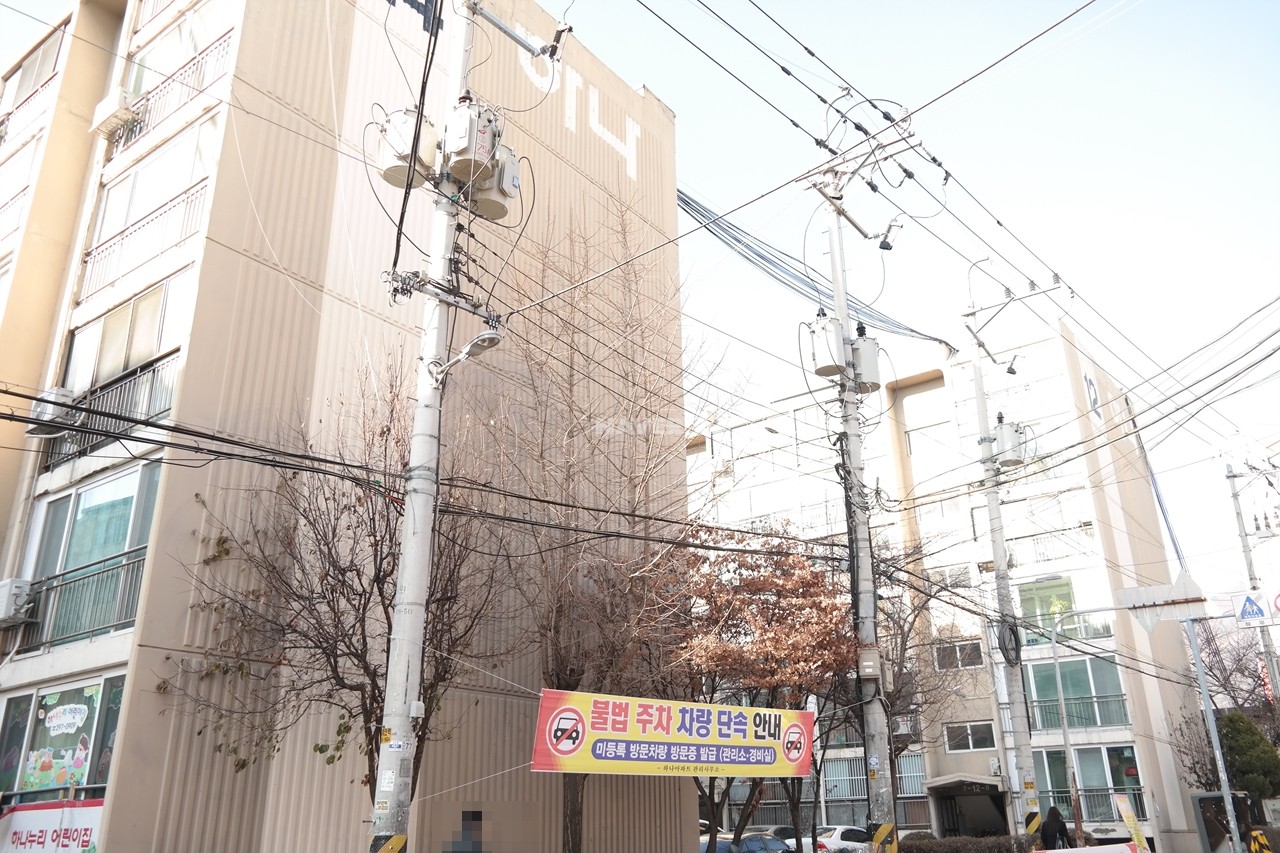 Building entrance with signage