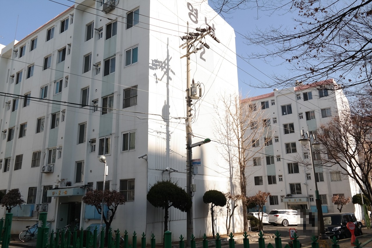 Building entrance with signage