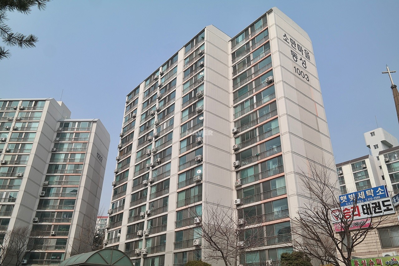 Building entrance with signage