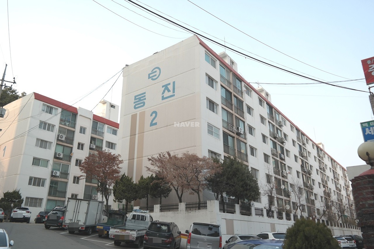 Building entrance with signage
